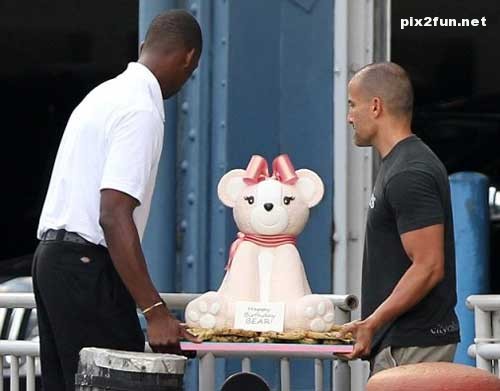 عکس های فوق العاده از کیک تولد جنیفر لوپز