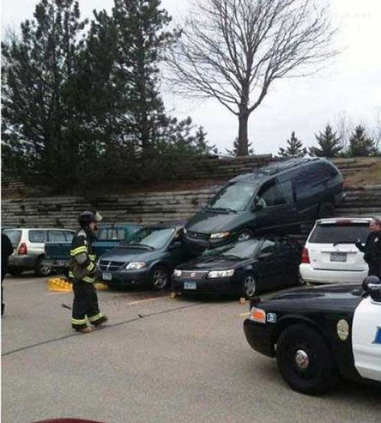 عکس های خنده دار از رانندگی کردن خانم ها