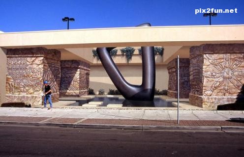 سری دوم نقاشی های سه بعدی بر روی دیوار