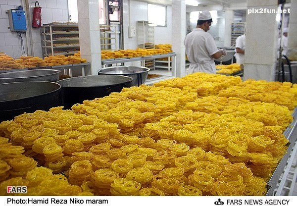 تصاویری از پخت زولبیا و بامیه