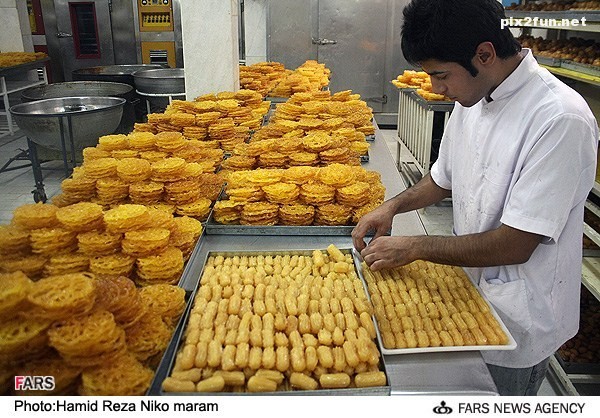 تصاویری از پخت زولبیا و بامیه