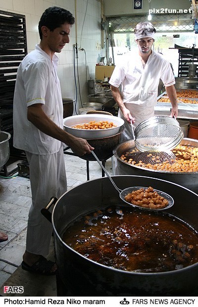 عکس از زولبیا و بامیه های خوشمزه