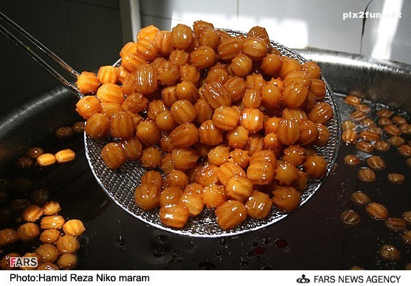 تصاویری از پخت زولبیا و بامیه