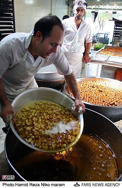 عکس از پخت زولبیا بامیه