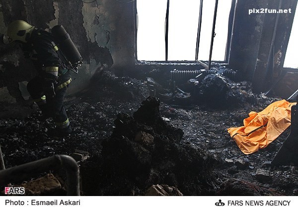 تصاویری از آتش سوزی در خیابان جمهوری تهران