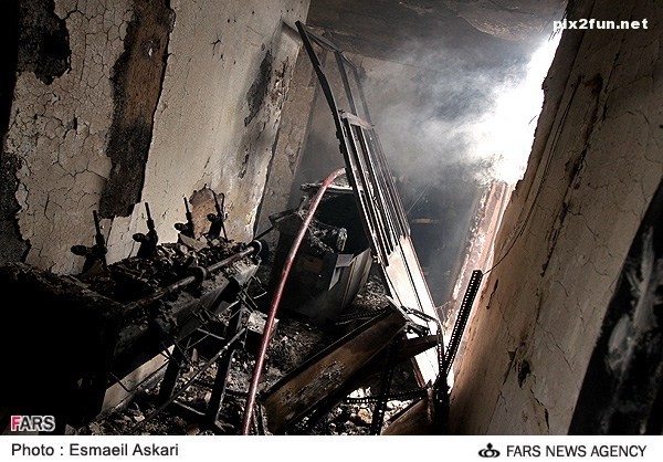 عکس از آتیش سوزی در خیابان جمهوری