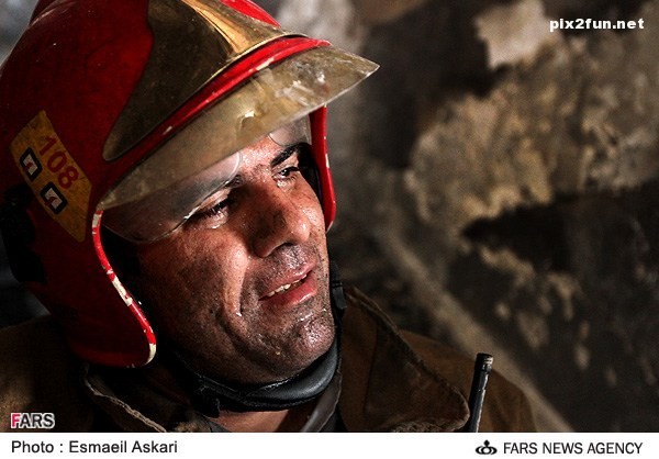 تولیدی پوشاک آتش گرفته در خیابان جمهوری