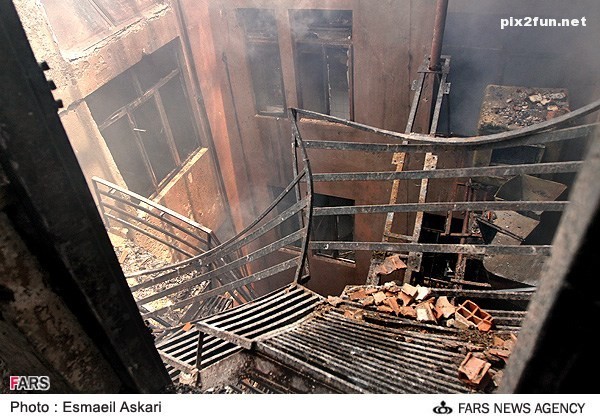 تصاویری از آتش سوزی در خیابان جمهوری تهران