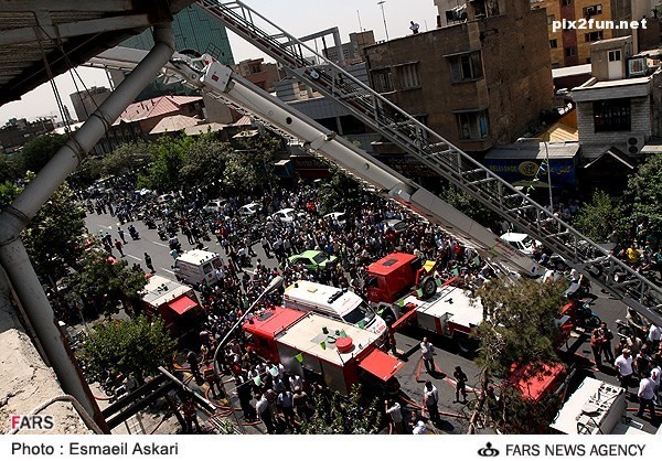 آتش سوزی در تولیدی پوشاک در تهران