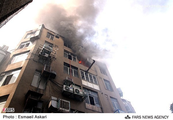 آتش سوزی در تولیدی پوشاک در تهران