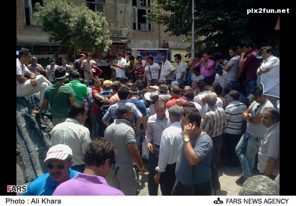 عکس از بازار خرید و فروش ارز در تهران