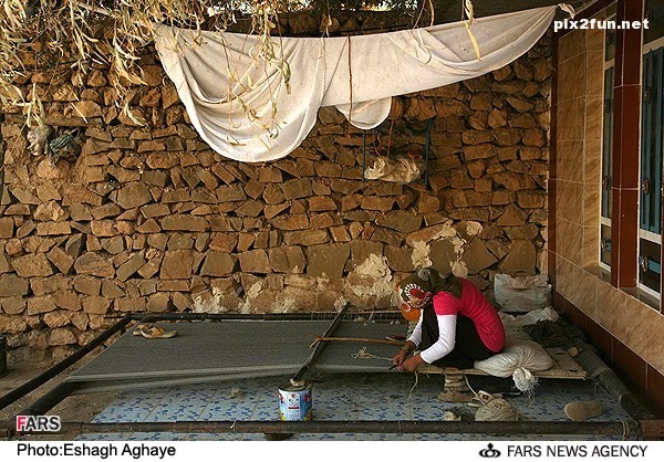عکس از گبه بافی در روستای رودشتی
