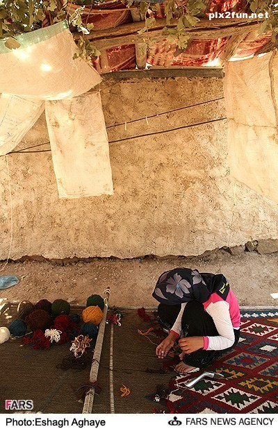 عکس از گلیم بافی در روستای رودشتی