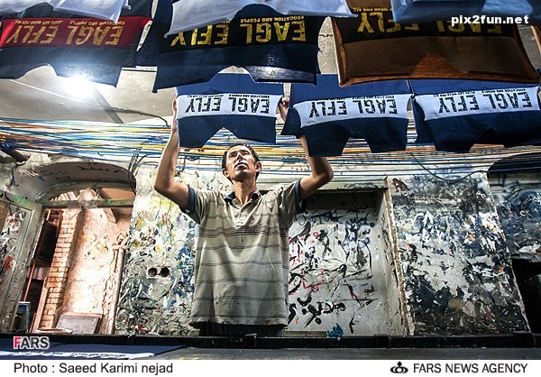 عکس از کارگاه چاپ گر لباس