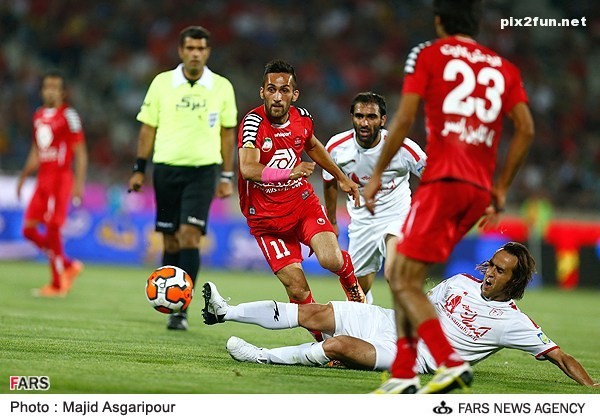 عکس از تیم پرسپولیس با تراکتور سازی