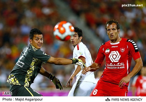 دیدار تیم های پرسپولیس و تراکتورسازی تبریز