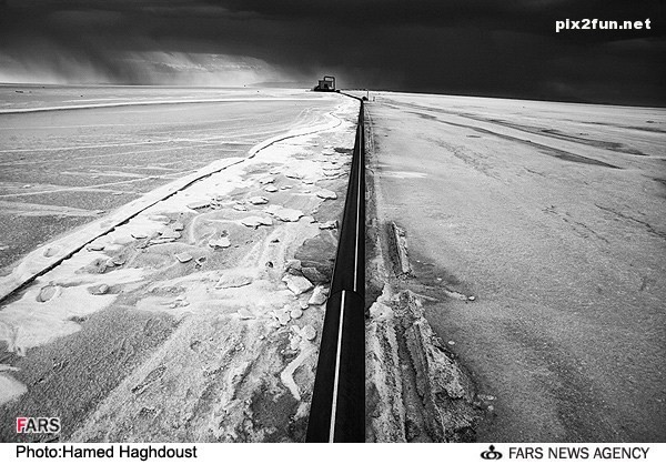 عکس های ناراحت کننده از خشک شدن دریاچه ارومیه 