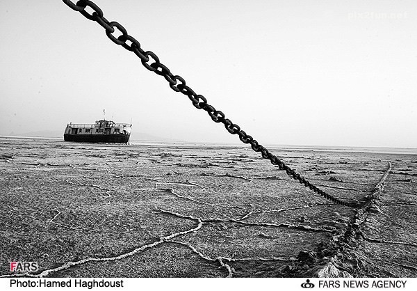 عکس های ناراحت کننده از خشکسالی دریاچه ارومیه