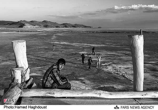 عکس های غمناک از خشک شدن دریاچه ارومیه 