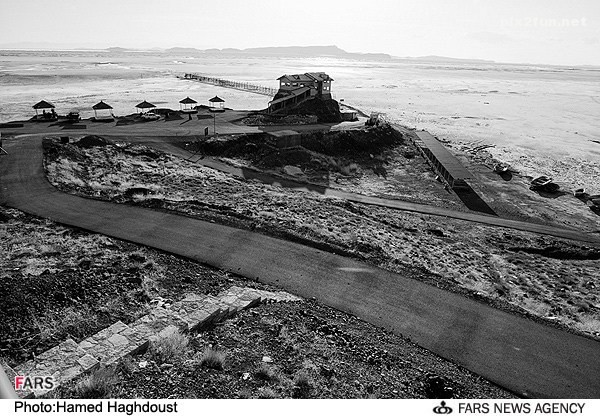 عکس های غمناک از خشک شدن دریاچه ارومیه 