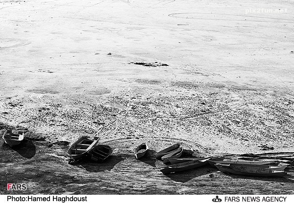 عکس های غمناک از خشک شدن دریاچه ارومیه 