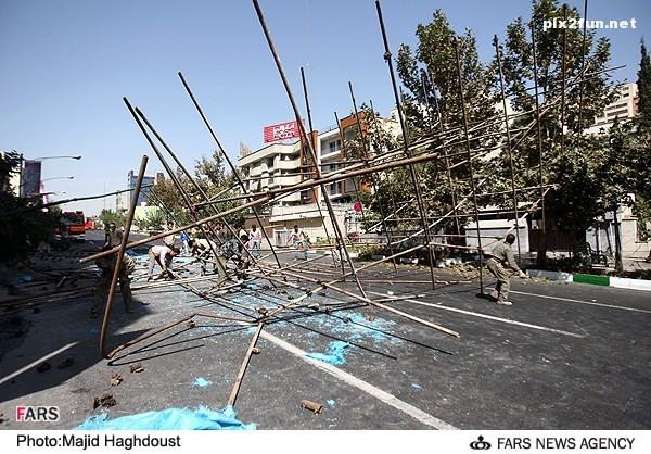 عکس های سقوط داربست یک ساختمان در حال ساخت