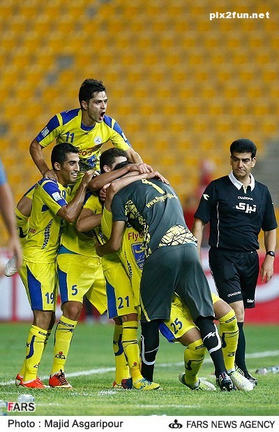 عکس از دیدار تیم های پرسپولیس و نفت تهران