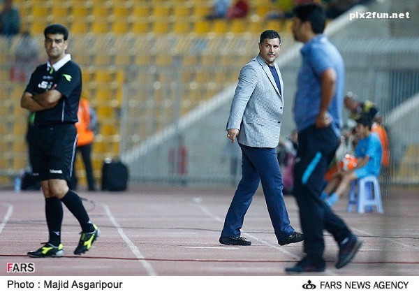 عکس از تیم های فوتبال پرسپولیس و نفت تهران