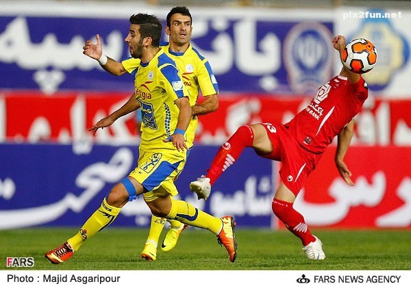 عکس از تیم های فوتبال پرسپولیس و نفت تهران