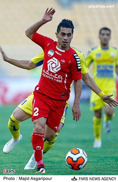 عکس های بازی تیم های فوتبال پرسپولیس و نفت تهران