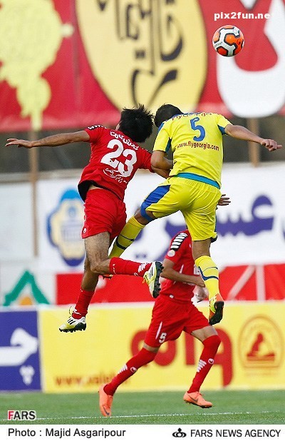 عکس های بازی تیم های فوتبال پرسپولیس و نفت تهران