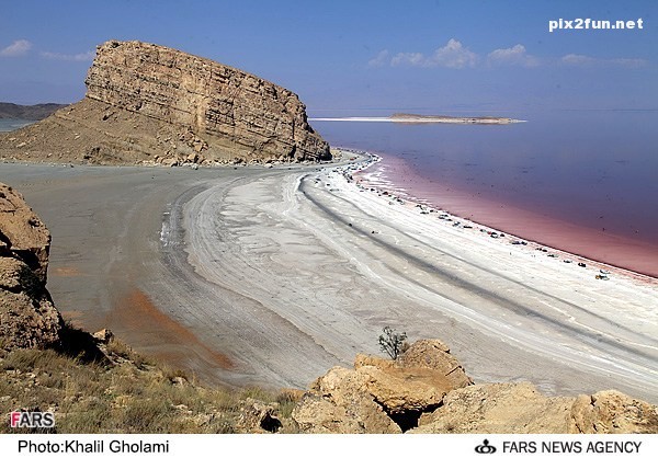 تصاویری از ساحل دریاچه ی ارومیه