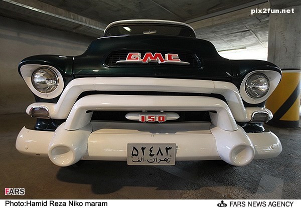 نمایشگاه ماشین های قدیمی