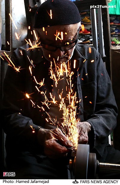 عکس از کارگاه چاقوسازی