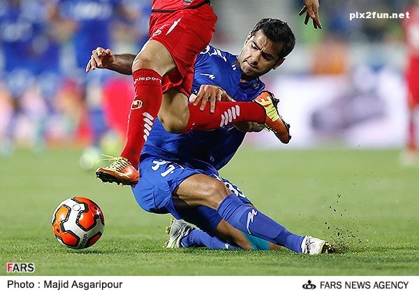 تصاویری از بازی فوتبال استقلال و پرسپولیس