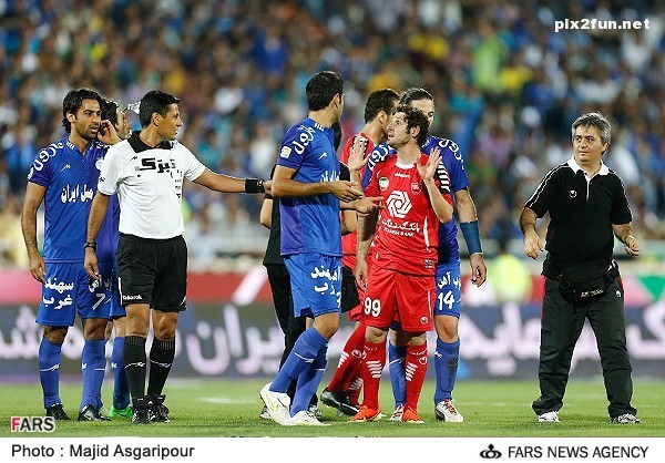 تصاویری از بازی فوتبال استقلال و پرسپولیس