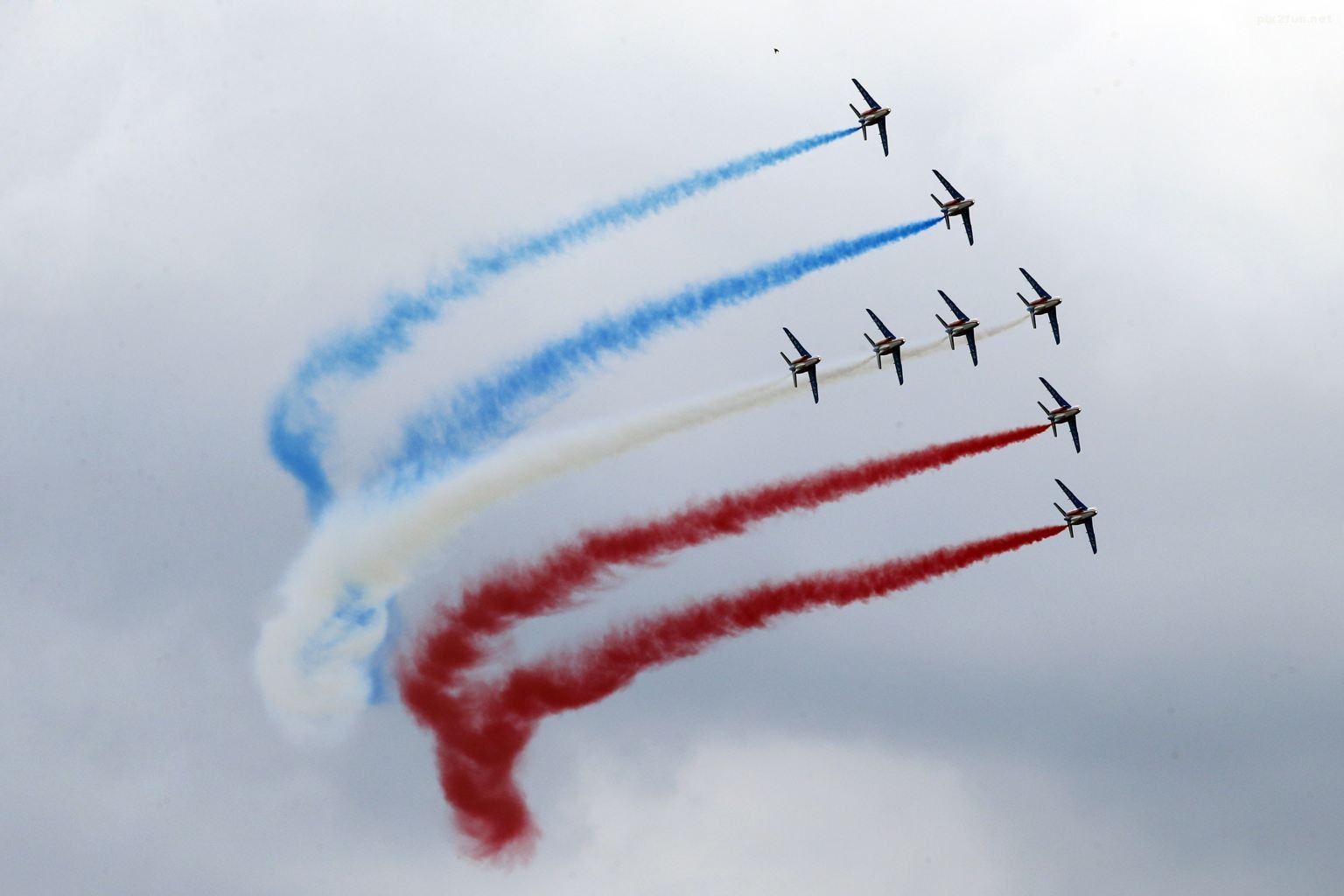 عکس های بسیار زیبا از پنجاهمین نمایش هوایی در پاریس