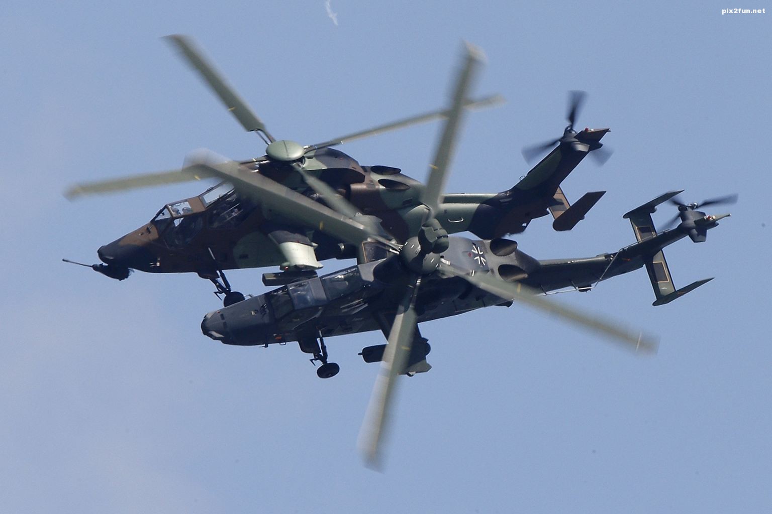 عکس های بسیار زیبا از پنجاهمین نمایش هوایی در پاریس