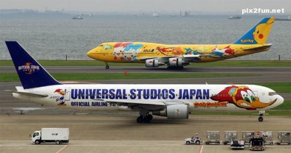 نقاشی بر روی هواپیما