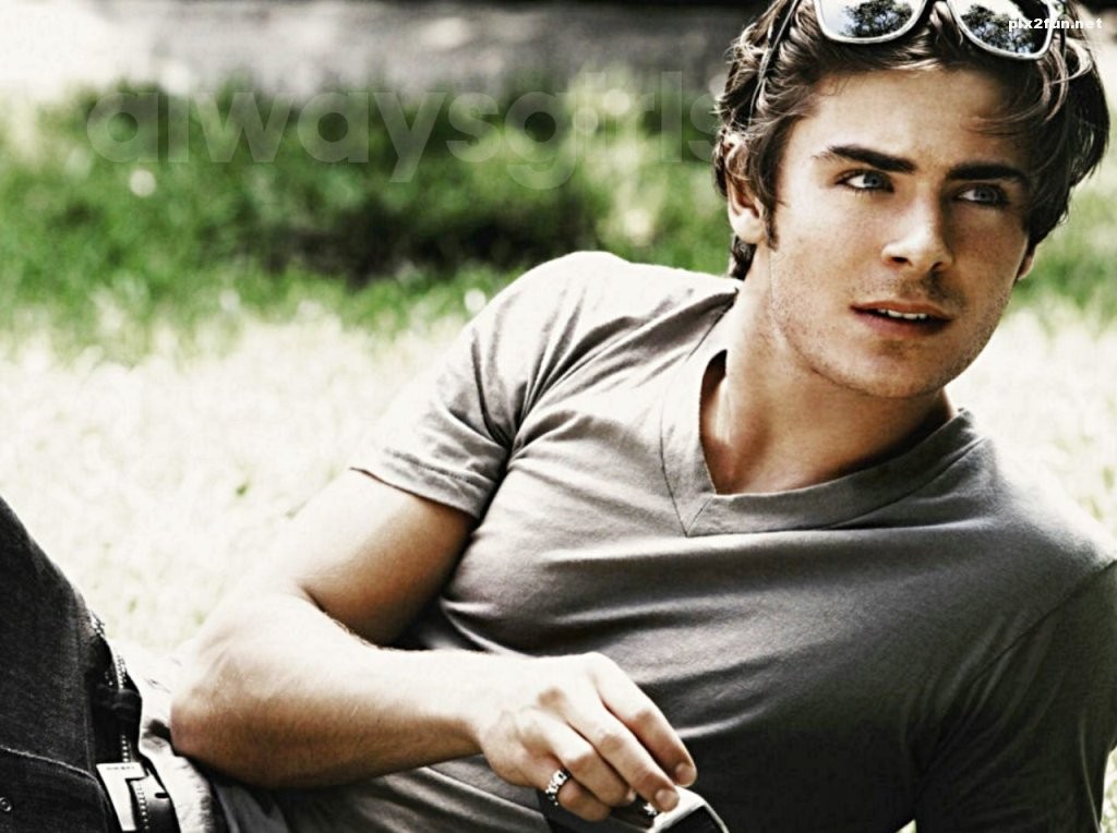 Zac-Efron-zac-efron-19402478-1280-1024