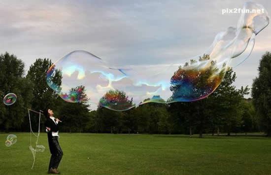 عکس های عجیب از حباب های بزرگ