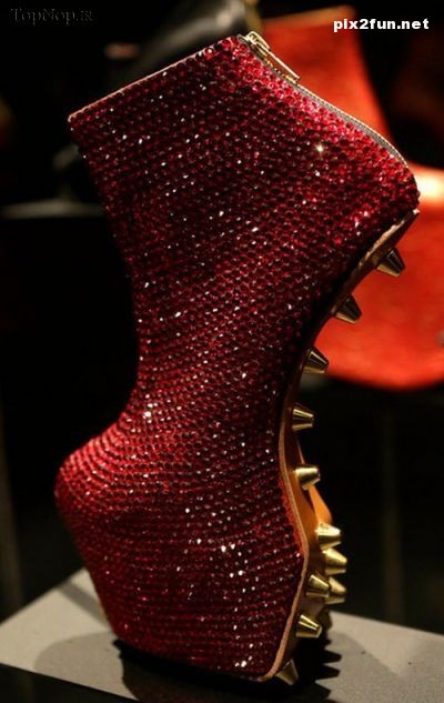 مدل های عجیب و غریب کفش های مجلسی