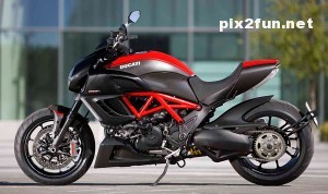 motor_ducati_03