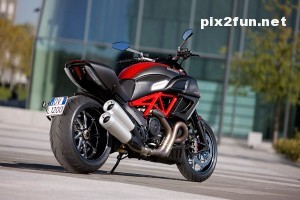 motor_ducati_05