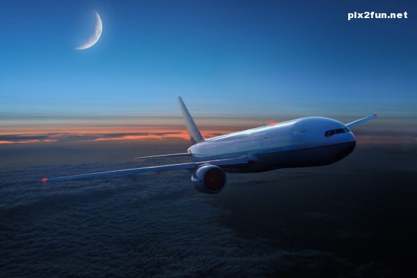 normal_airplane_in_the_sky_at_night-other