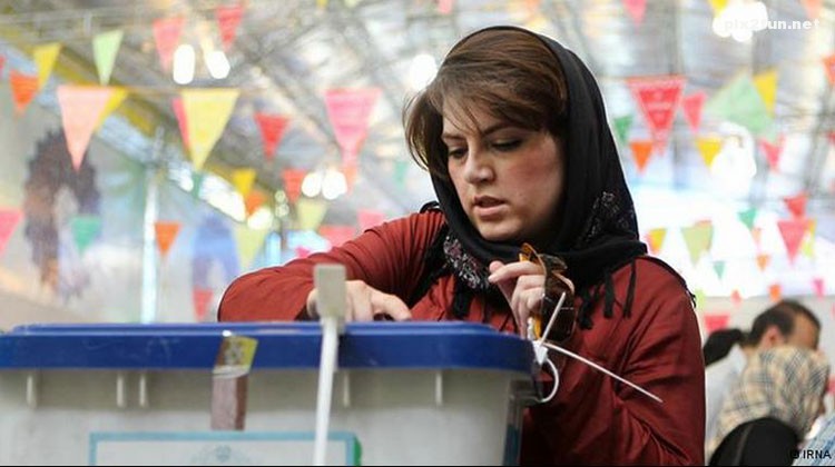 عکس از حضور خانم ها در انتخابات سال 92