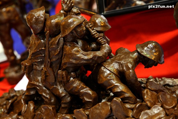 شکلات با طرح های جالب