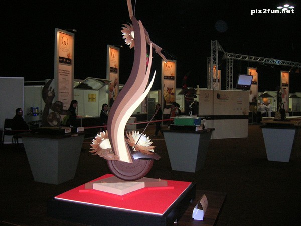 شکلات با طرح های جالب