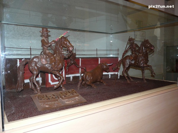 شکلات با طرح های جالب